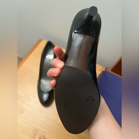 Stuart Weitzman Patent Heels SIZE 5 - Picture 5 of 6